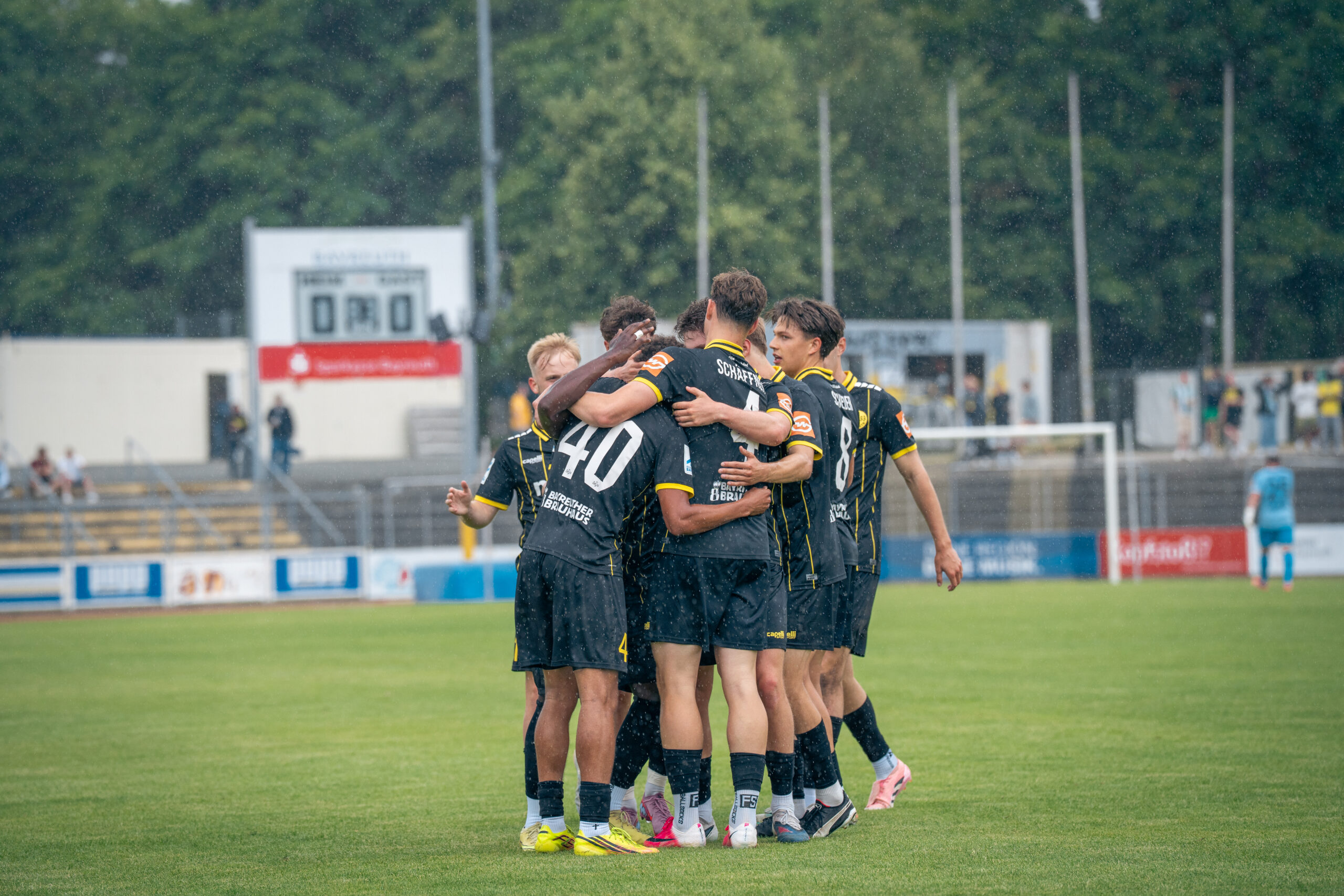 Ungeschlagen ging es für die Mannschaft von Lukas Kling durch die Vorbereitung. Dies soll auch im Auftaktspiel der Regionalliga-Saison so bleiben.