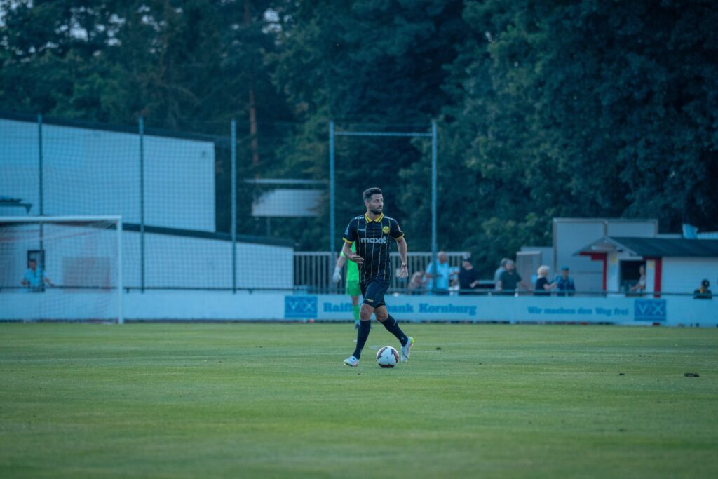 Edwin Schwarz am Ball Edwin Schwarz am Ball