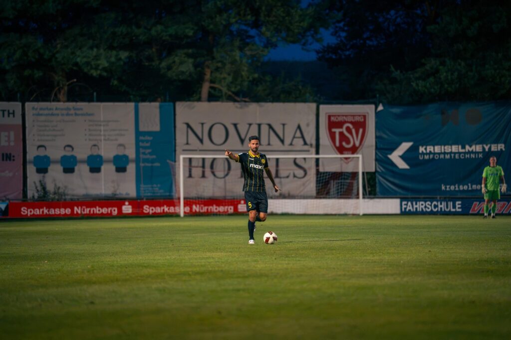 Edwin Schwarz am Ball Edwin Schwarz am Ball