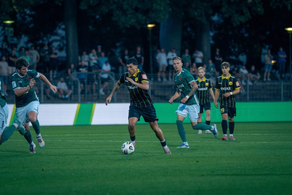 Denis Latifovic gegen Schweinfurt Denis Latifovic gegen Schweinfurt