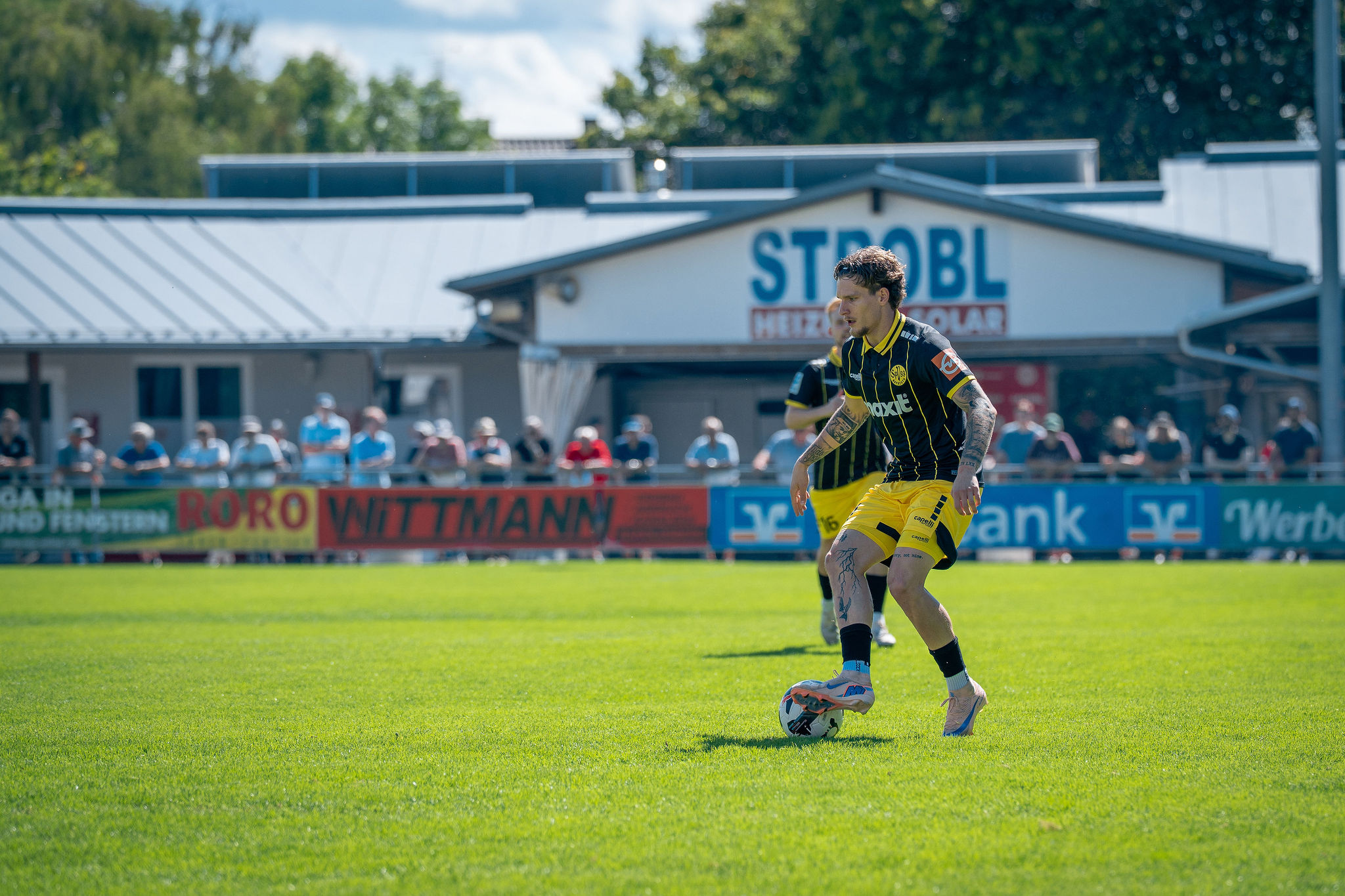 Niklas Doll am Ball