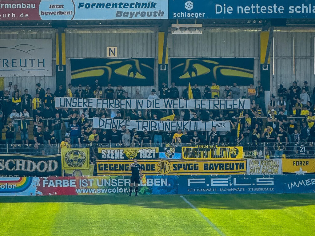 Die SpVgg Bayreuth übernimmt zum 01. Oktober 2026 den Fanartikelverkauf wieder selbst. Die SpVgg Bayreuth übernimmt zum 01. Oktober 2026 den Fanartikelverkauf wieder selbst.