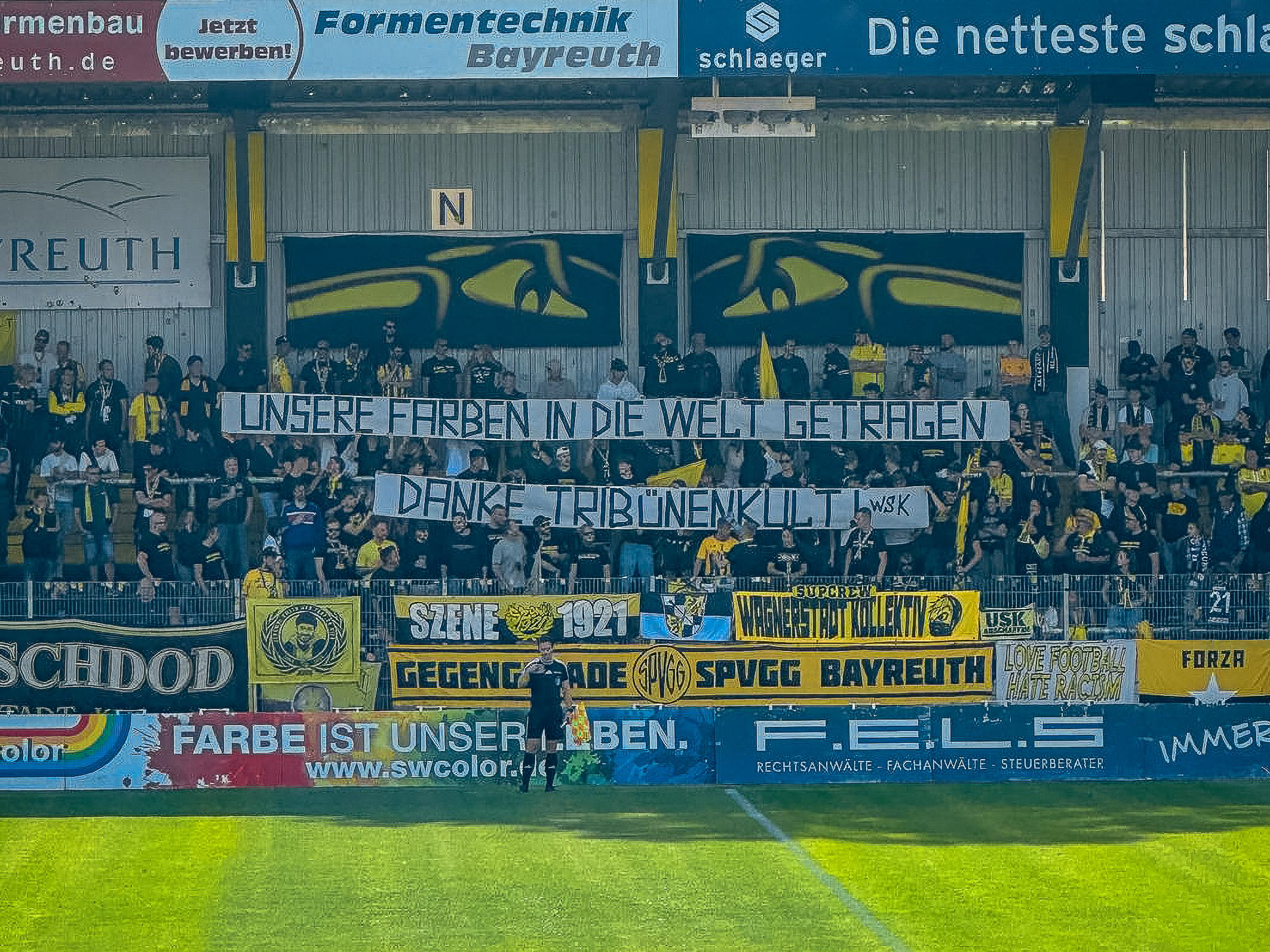 Die SpVgg Bayreuth übernimmt zum 01. Oktober 2026 den Fanartikelverkauf wieder selbst.